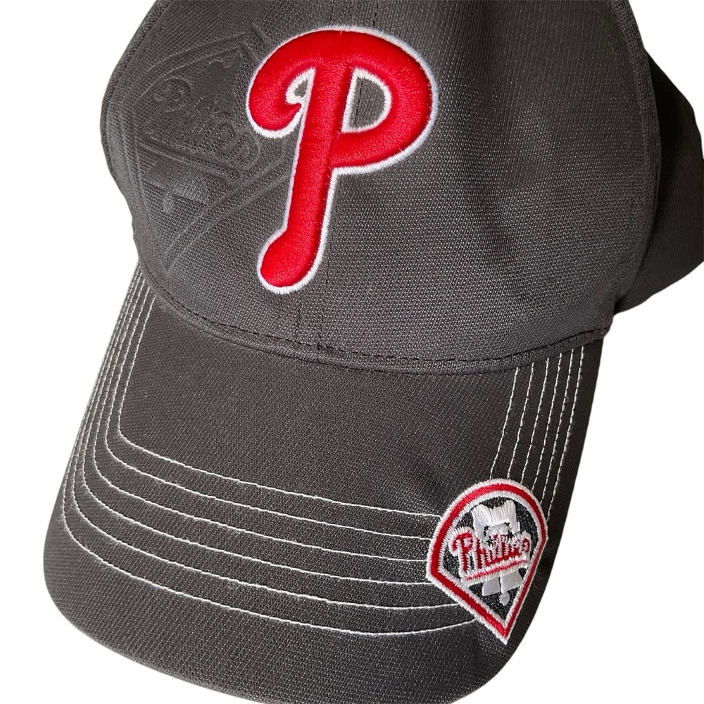 Philadelphia PHILLIES Black Baseball Hat Cap Red Embroidered Logo Genuine Merch